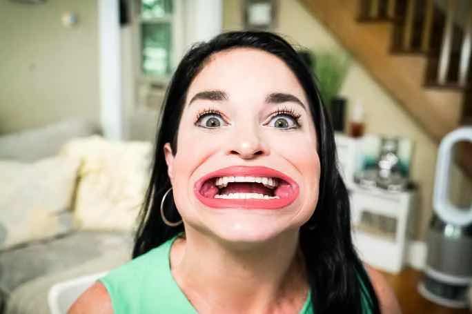 woman with the biggest mouth in the world